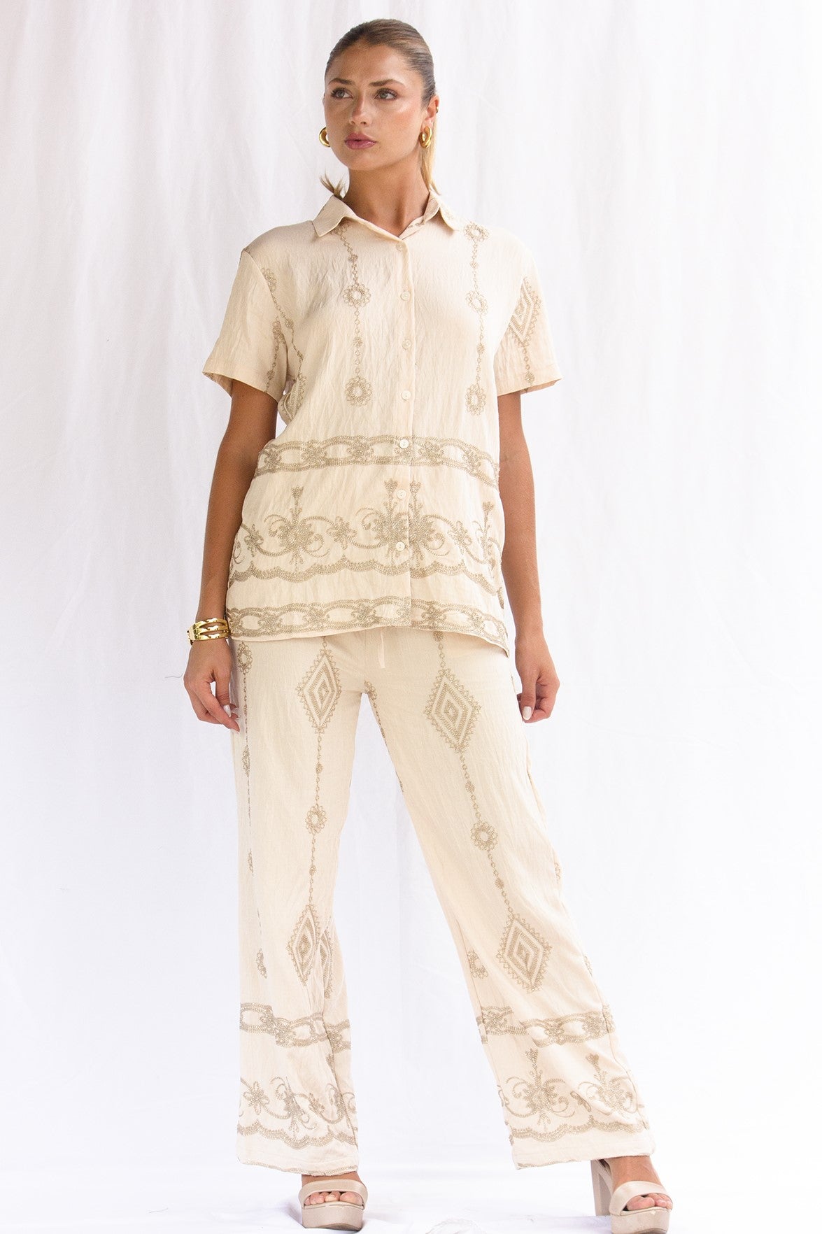 Blusa bordado manga corta