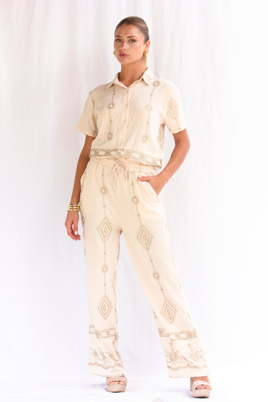 Pantalón con bordado