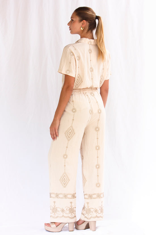 Pantalón con bordado