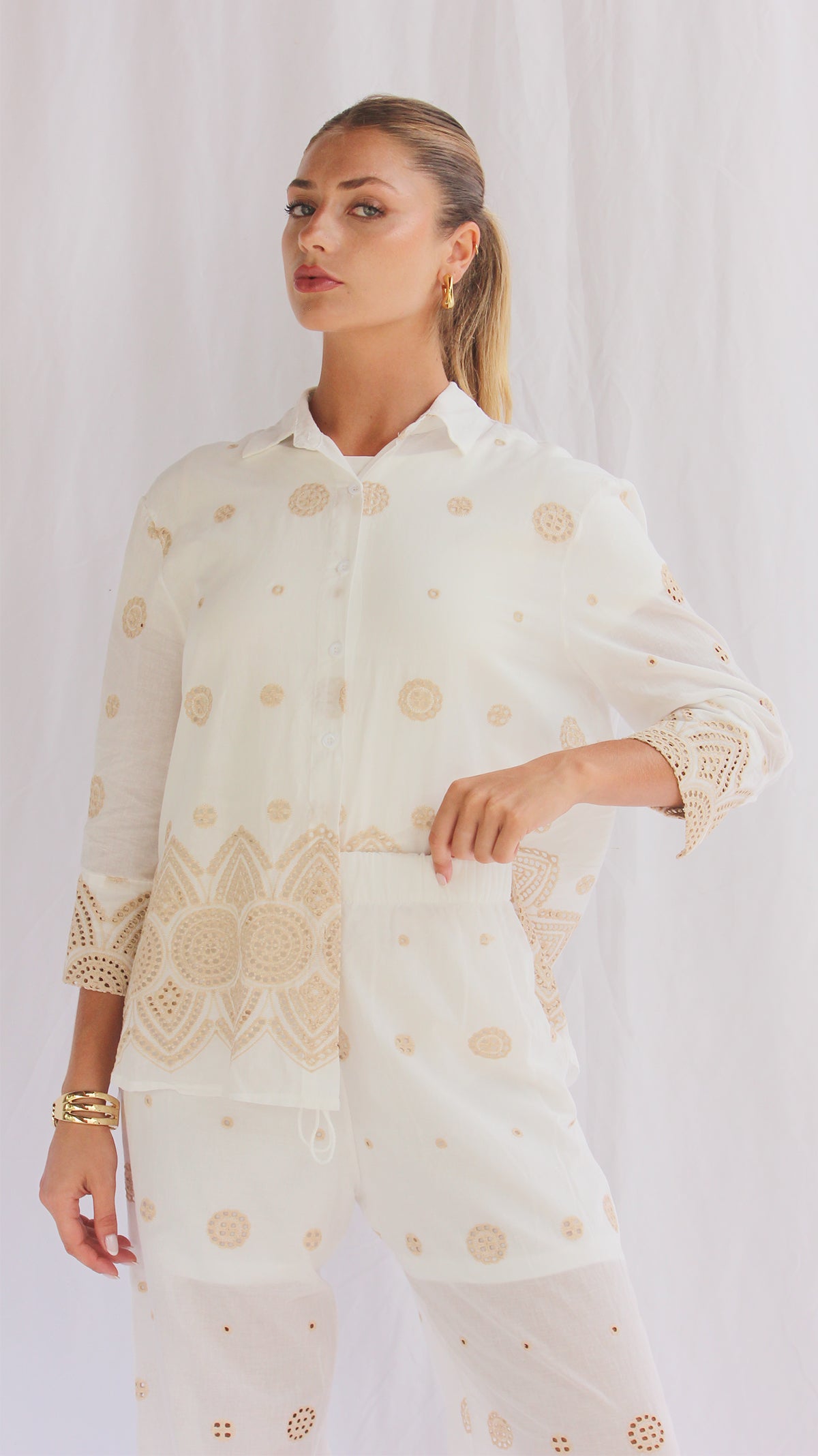 Blusa bordado mandala