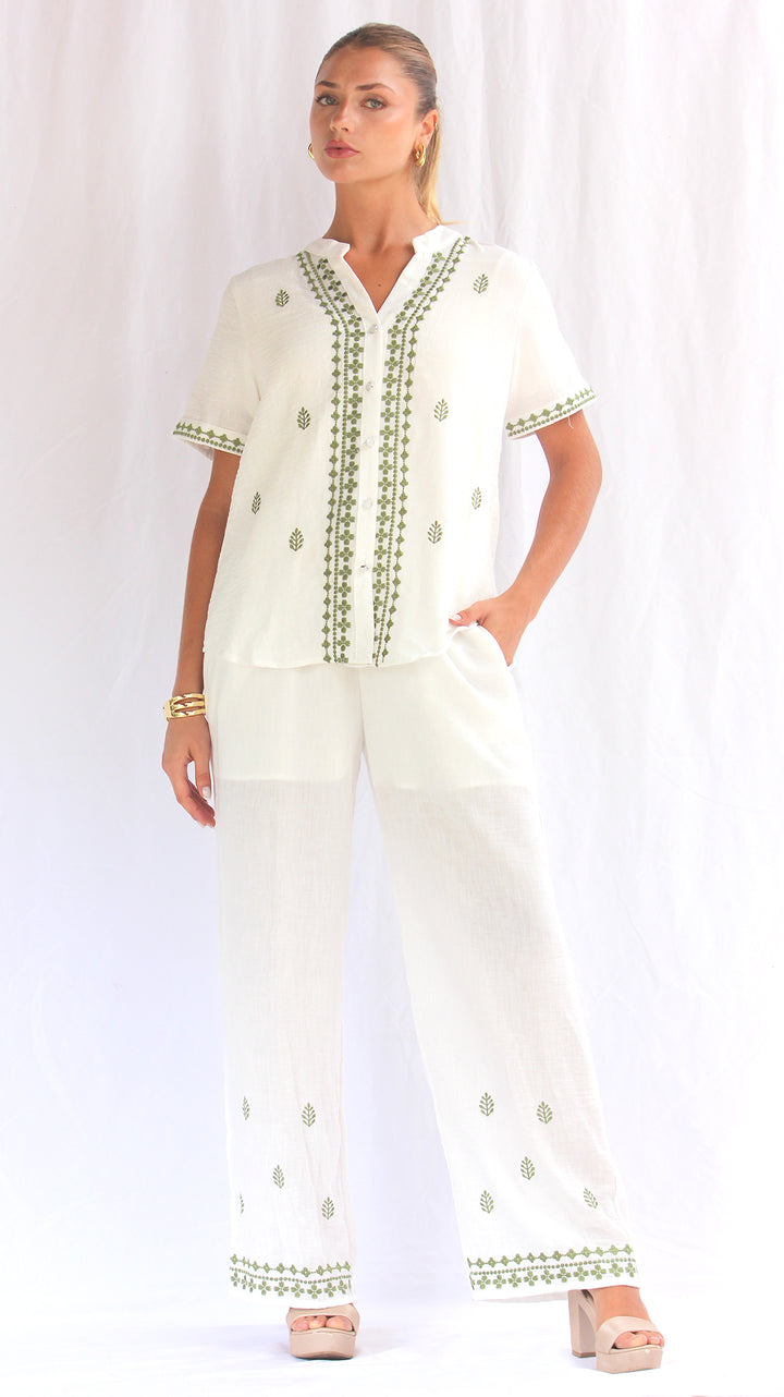 Pantalón básico con bordado