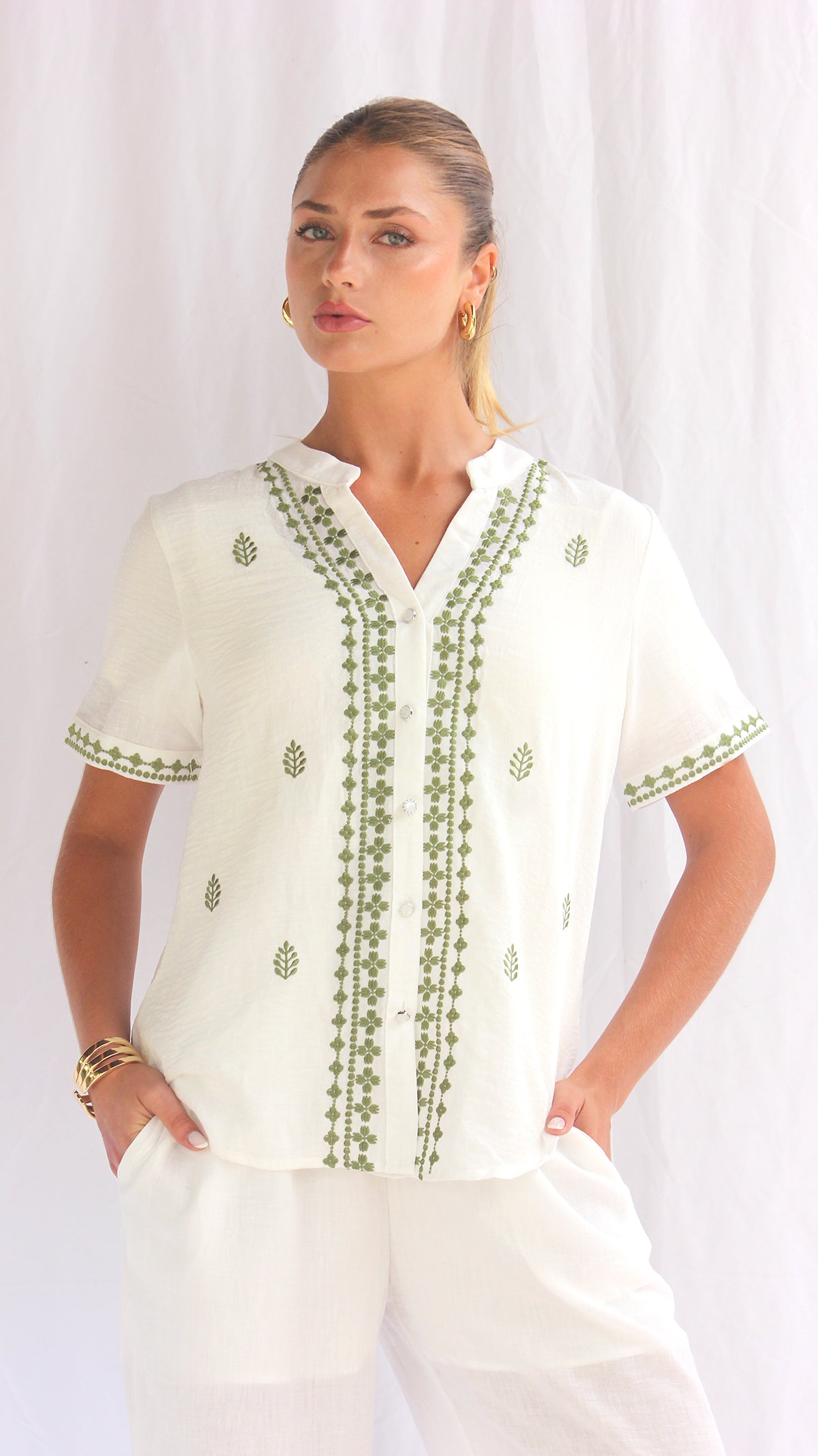 Blusa perla con bordado