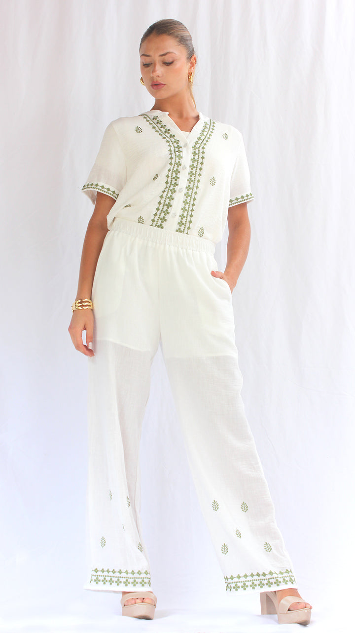 Pantalón básico con bordado