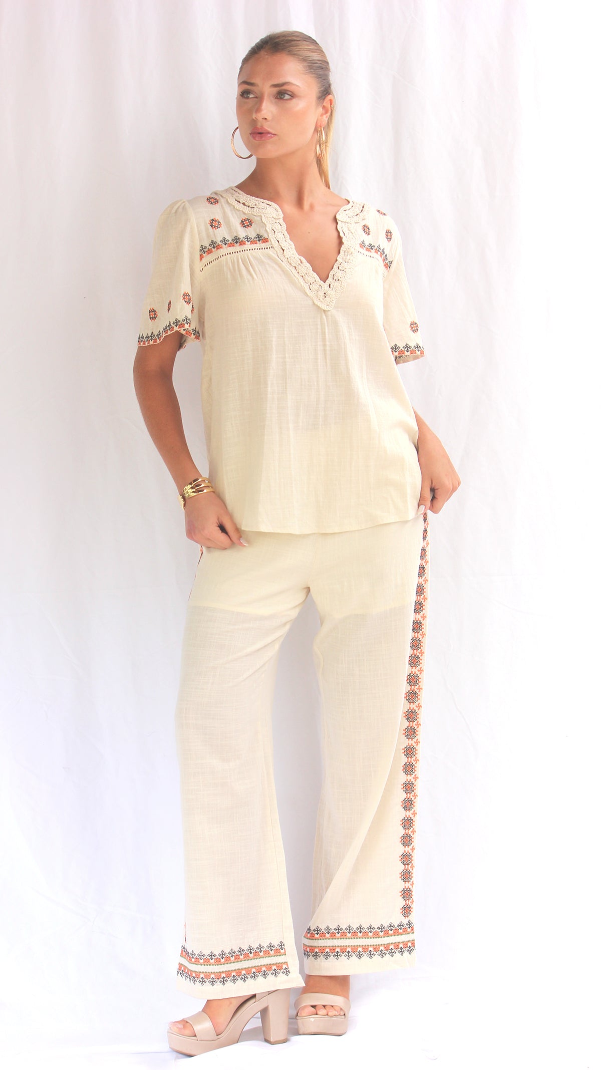 Pantalón algodón tejido con bordado