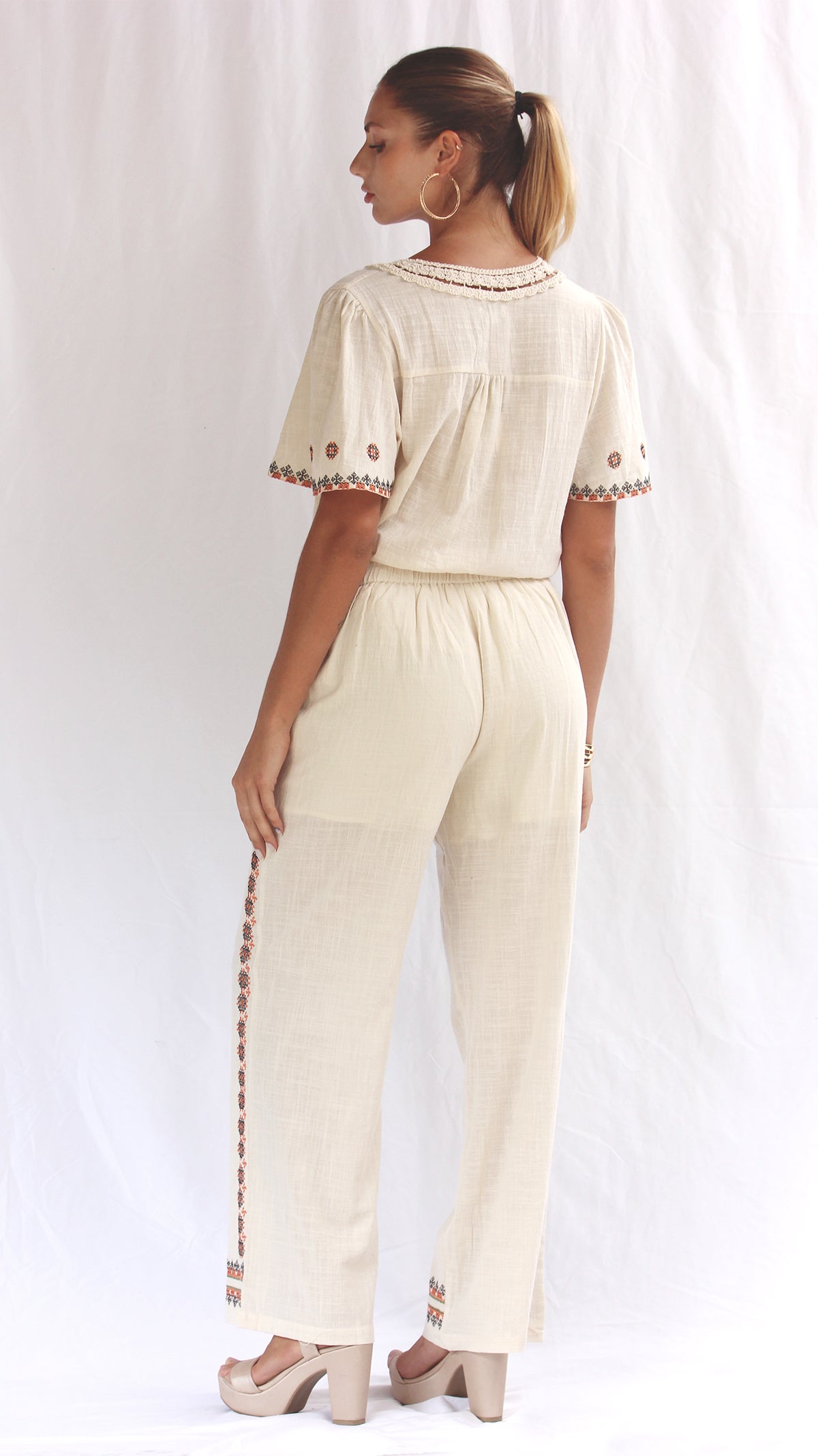 Pantalón algodón tejido con bordado