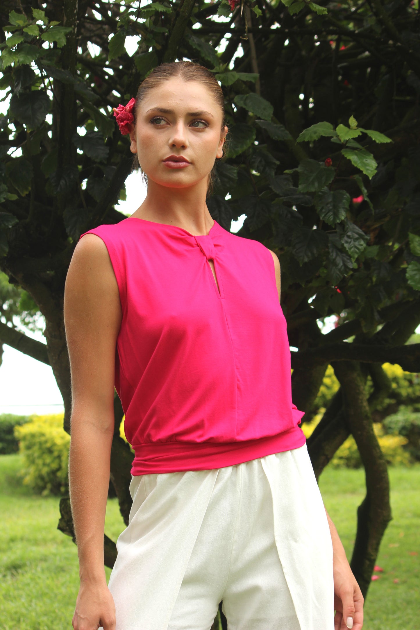 Polo con nudo de escudo