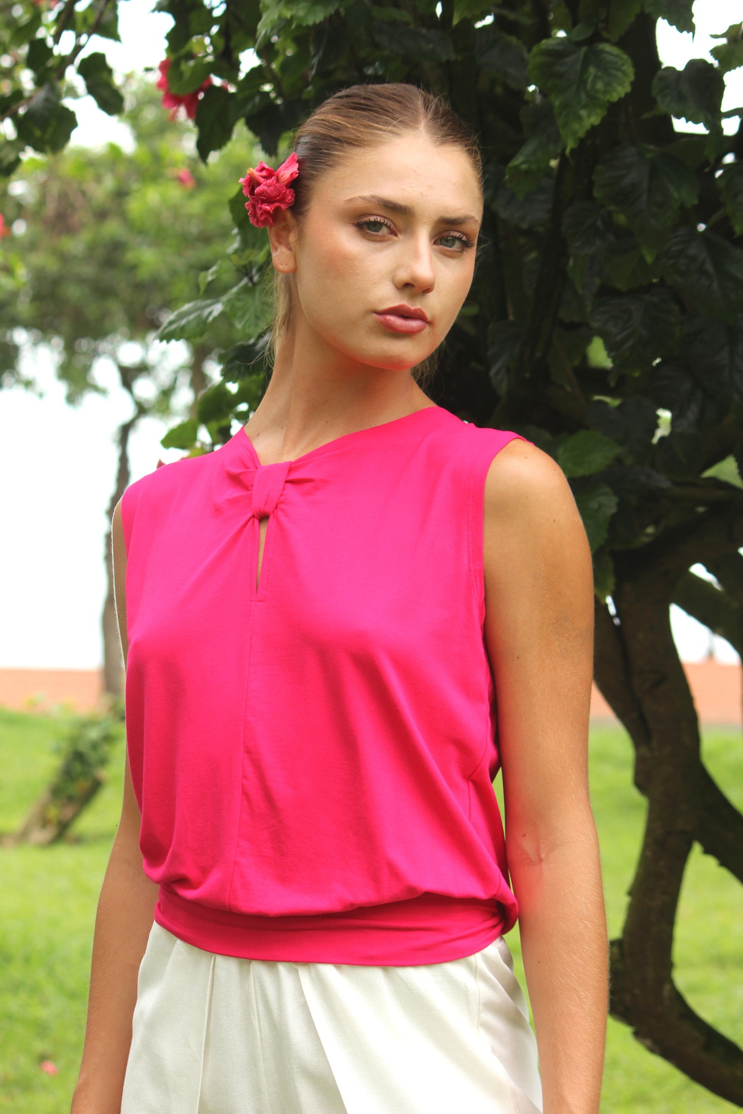 Polo con nudo de escudo