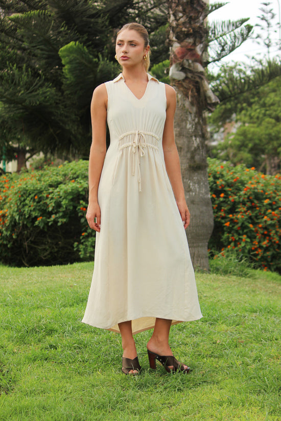 Vestido largo con recogido delantero