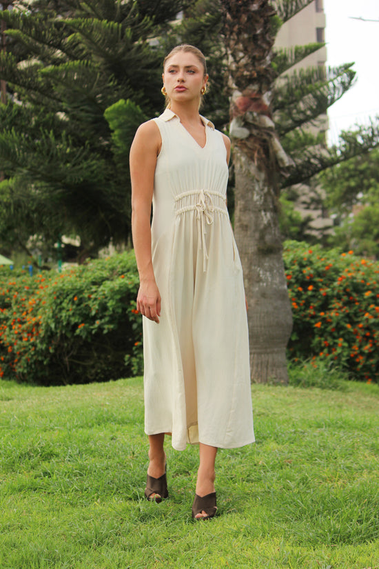 Vestido largo con recogido delantero