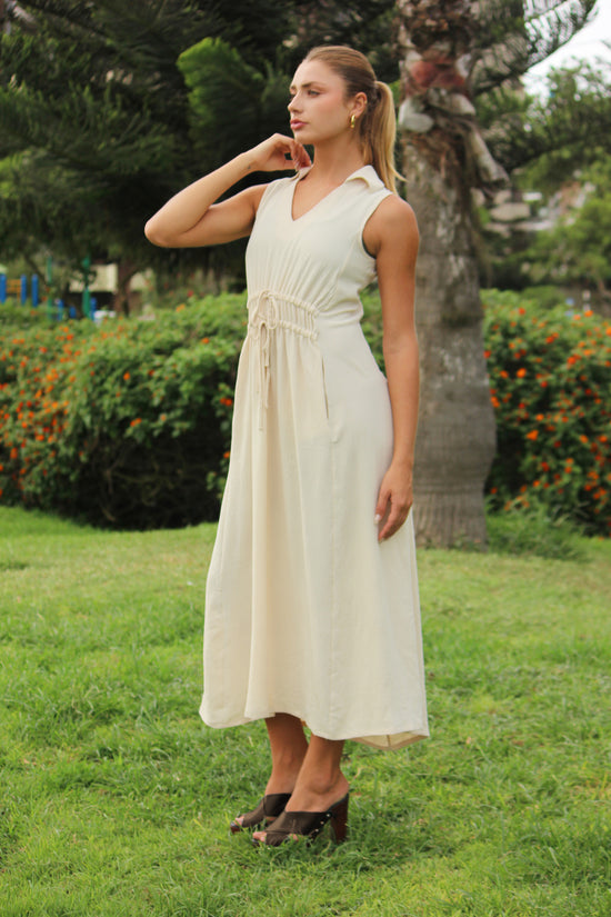 Vestido largo con recogido delantero