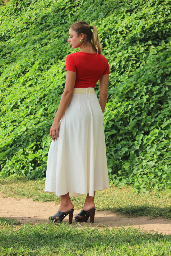 Falda larga con correa