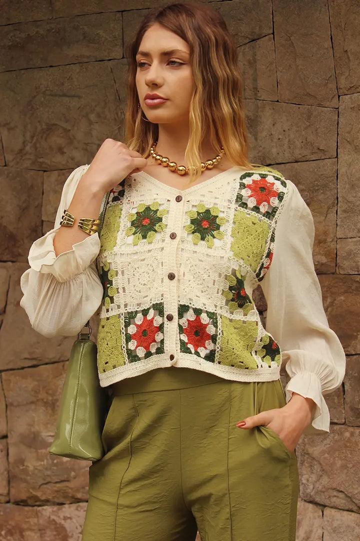 Chompa de hilo floreada