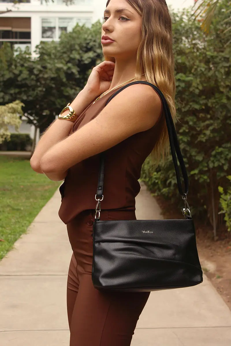 Cartera bandolera con pliegues